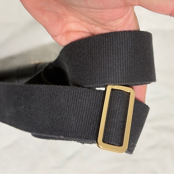 Michael Kors Elegant Black Crossbody with Gold Accents - Picture 4 of 8